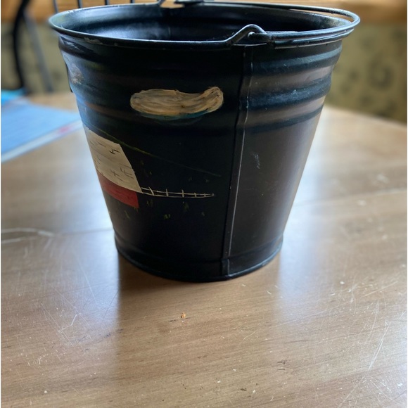 Folk Art Barnyard Scene on a Metal Pail - Picture 5 of 7